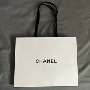 CHANEL gift bag white paper made